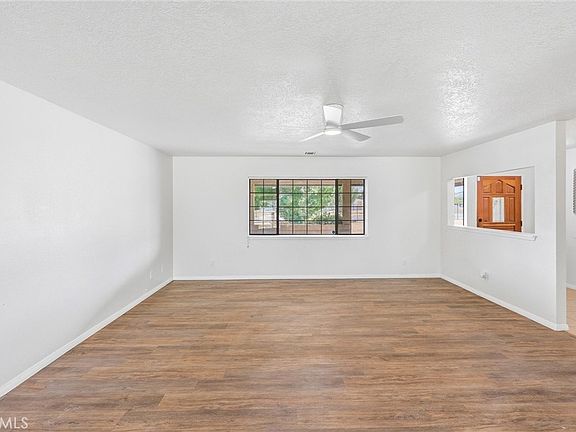 4th image of 18236 Cherry St