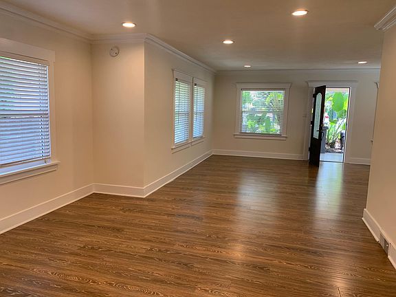 5th image of 84 S Grand Oaks Ave