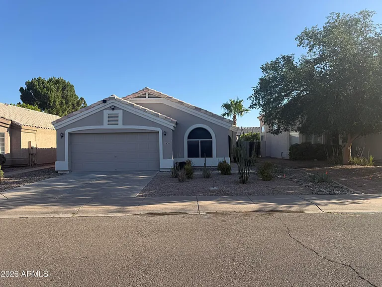 1438 E Cindy St — Photo 2