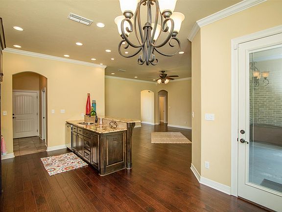 3rd image of 129 Grace Ln