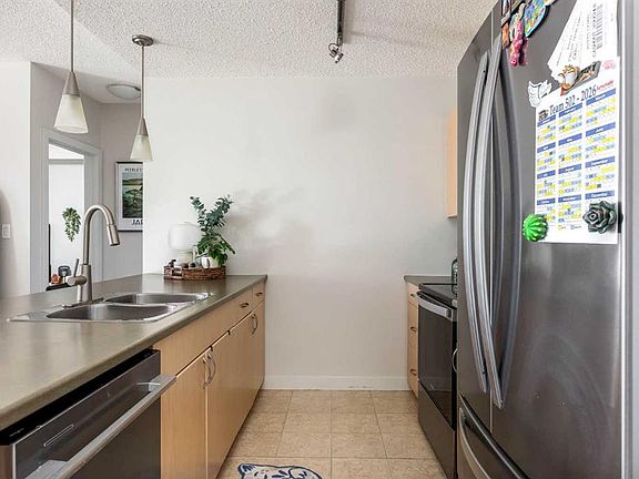 4th image of 136A N Sandpiper Rd #409