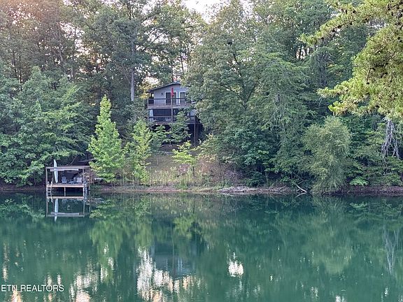 2nd image of 124 Peninsula Rd