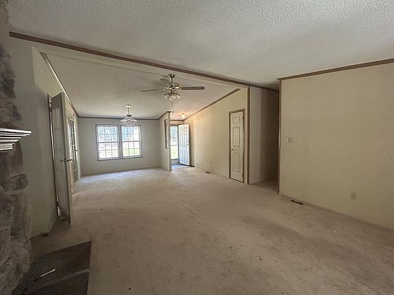 4th image of 830 Weaver Rd