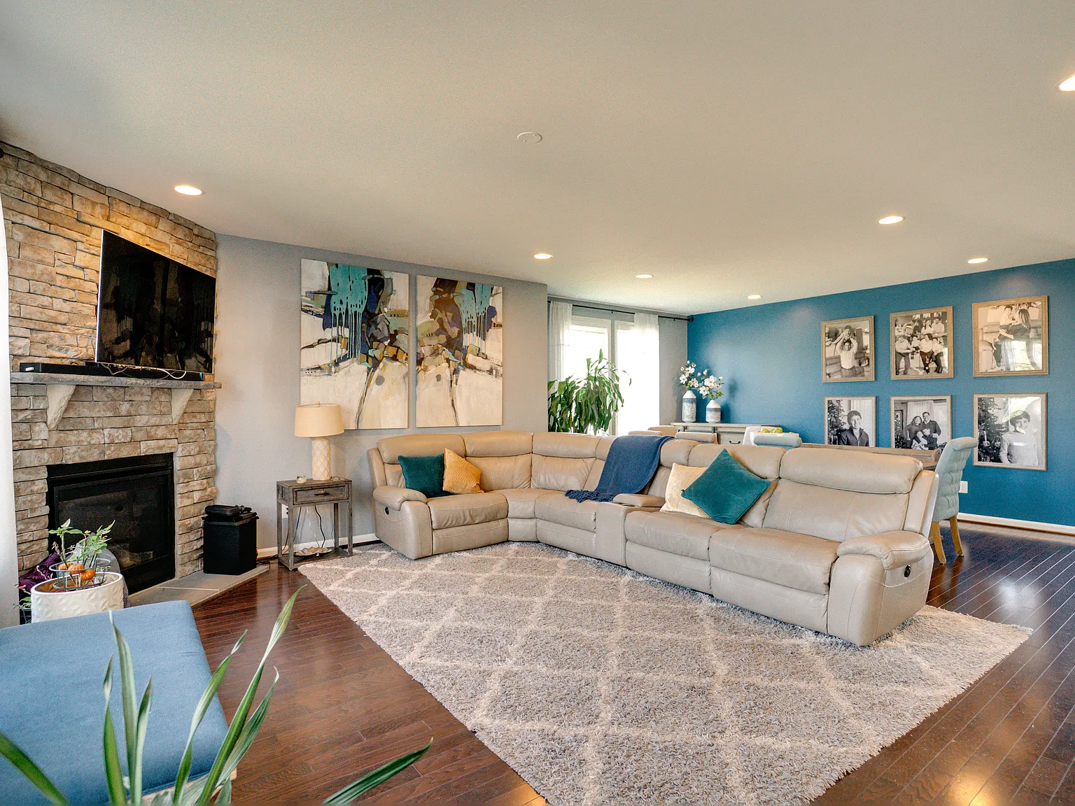 7 bed, 4924 sqft, $5,000 — Photo 3