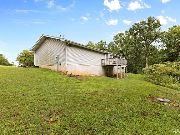 3rd image of 419 Darcie Dr