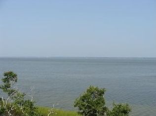 534 Pelican Dr W, Pine Knoll Shores, NC 28512