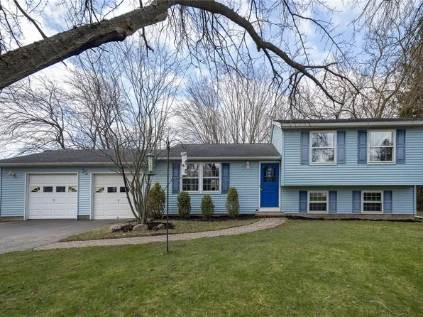 60 Marberth Dr, Henrietta, NY 14467