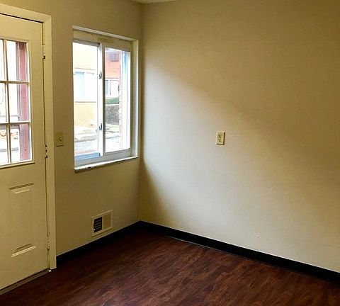 5th image of 5804 N Meadows Blvd APT B