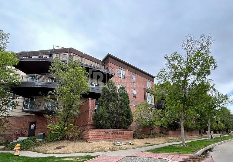 15475 Andrews Dr #305 — Photo 1