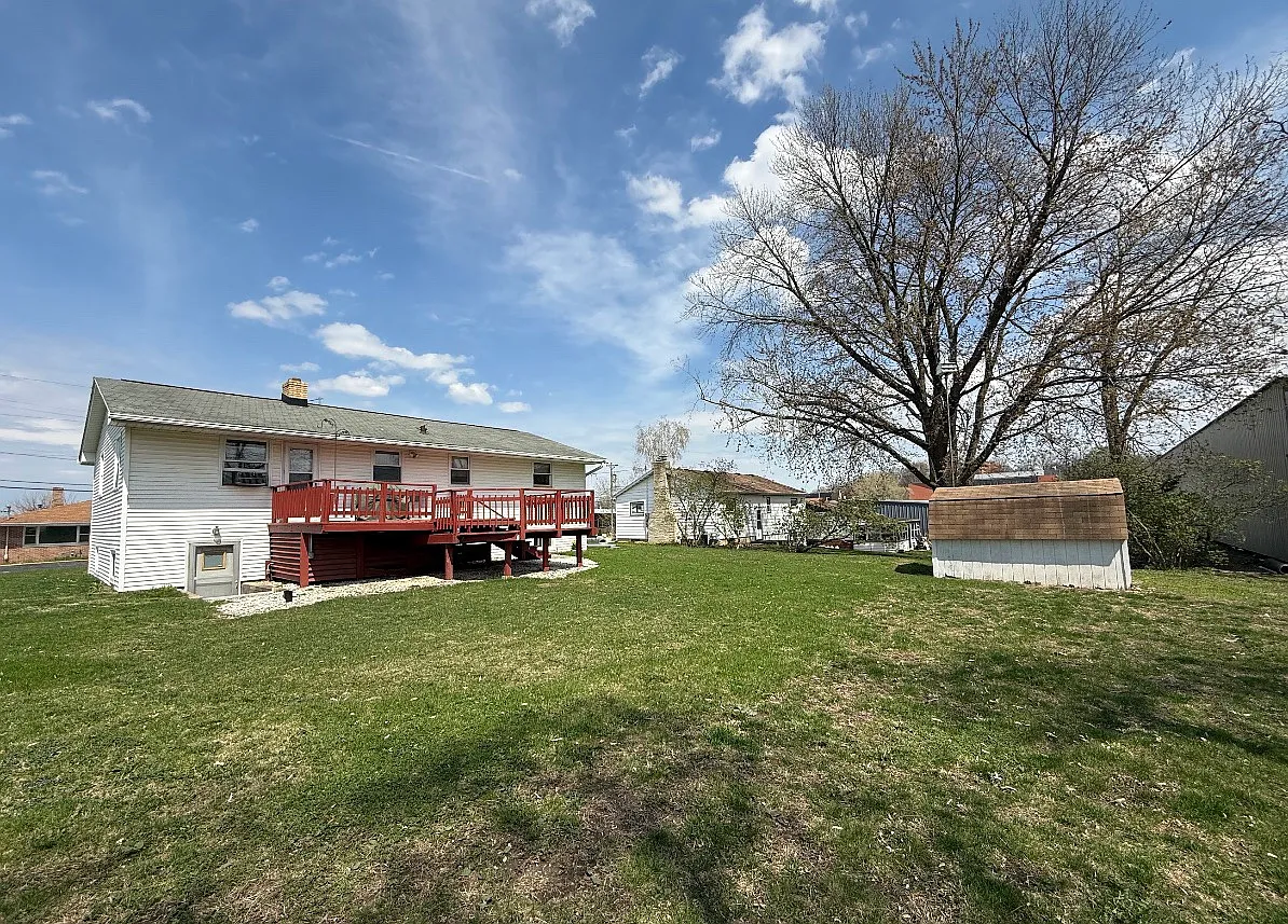 Building Photo - 321 Coyier Ln