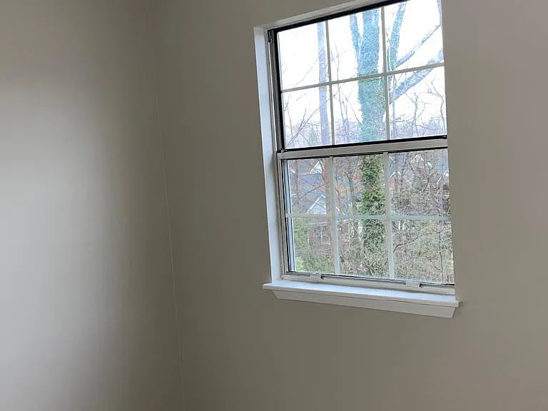 guest room 2 window