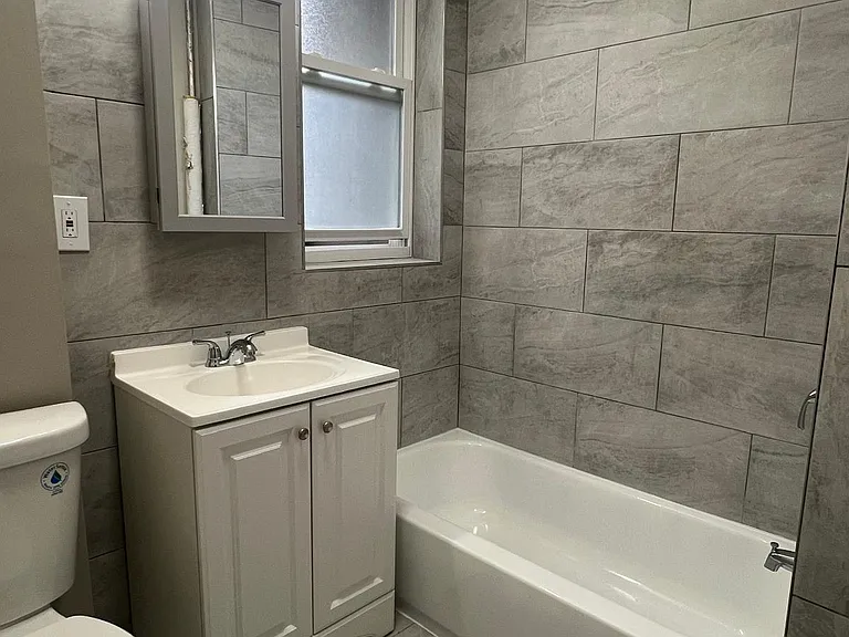 39 N Winans St #7 — Photo 4