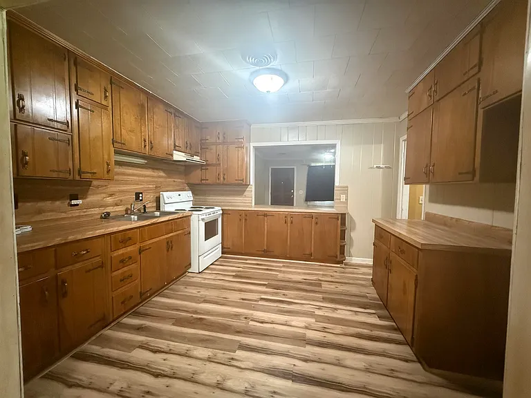 703 Westway Rd #A — Photo 2