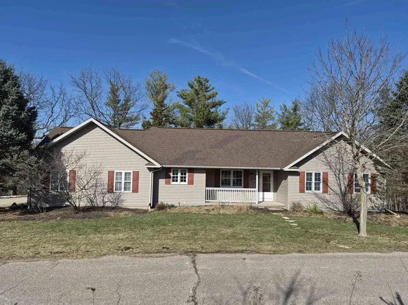 4325 Green Leaf Drive, Dodgeville, WI 53533