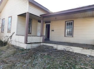 118 E Walnut St, Farmersville, OH