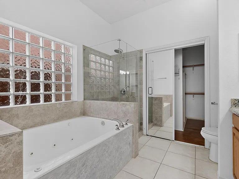 636 N Allen Rd — Photo 27