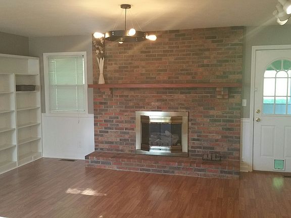 Family room with fireplace 