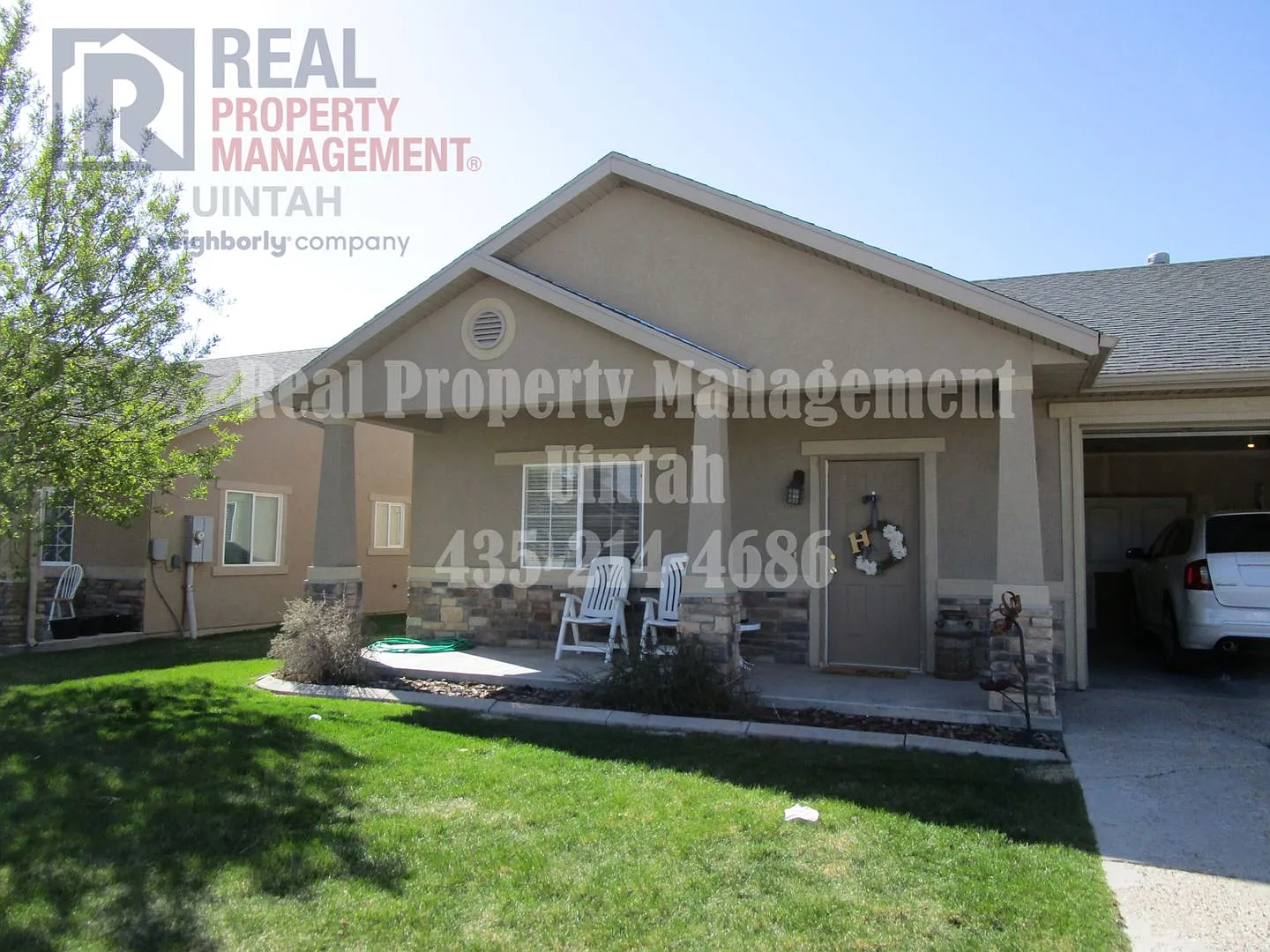 Beautiful 3 Bedroom 2 Bathroom Home — Photo 1