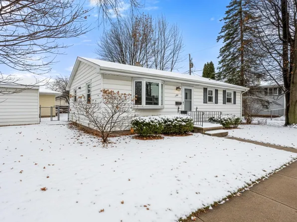 2109 E College Ave, Appleton, WI 54915