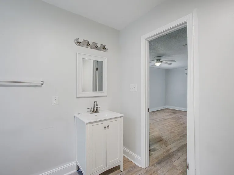 7221 Patricia Dr — Photo 16