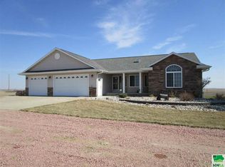 2604 R Ave, Emerson, NE 68733