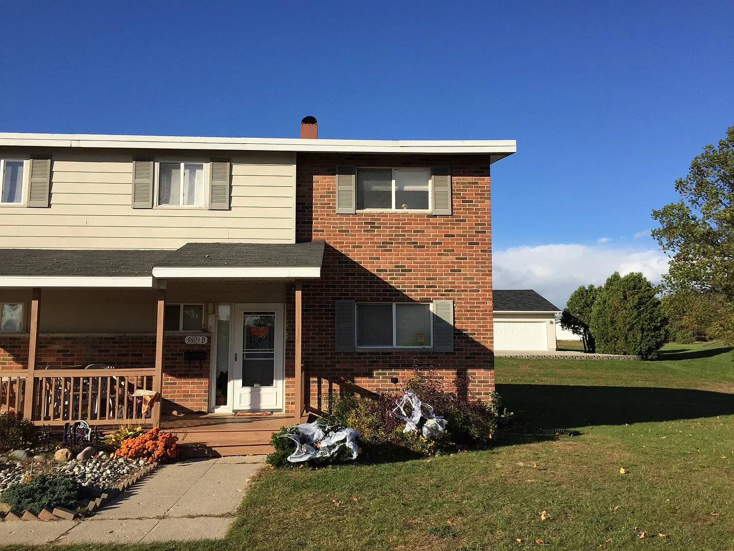 3 bedroom, 1.5 bathroom duplex with Central air — Photo 2