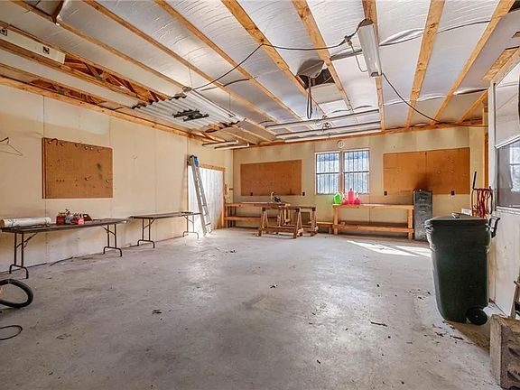 5th image of 15990 N Wimpy Jones Rd