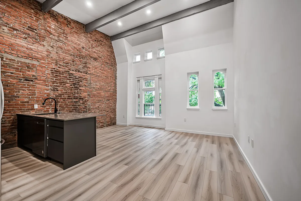 Building Photo - 621 Florida Ave NW #301