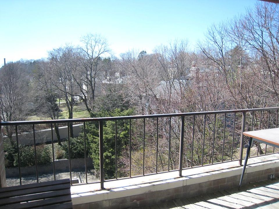 1st image of 99 Pond Ave APT 711
