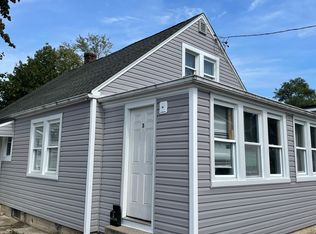 3 Hatcher Ct #3B, Amityville, NY 11701