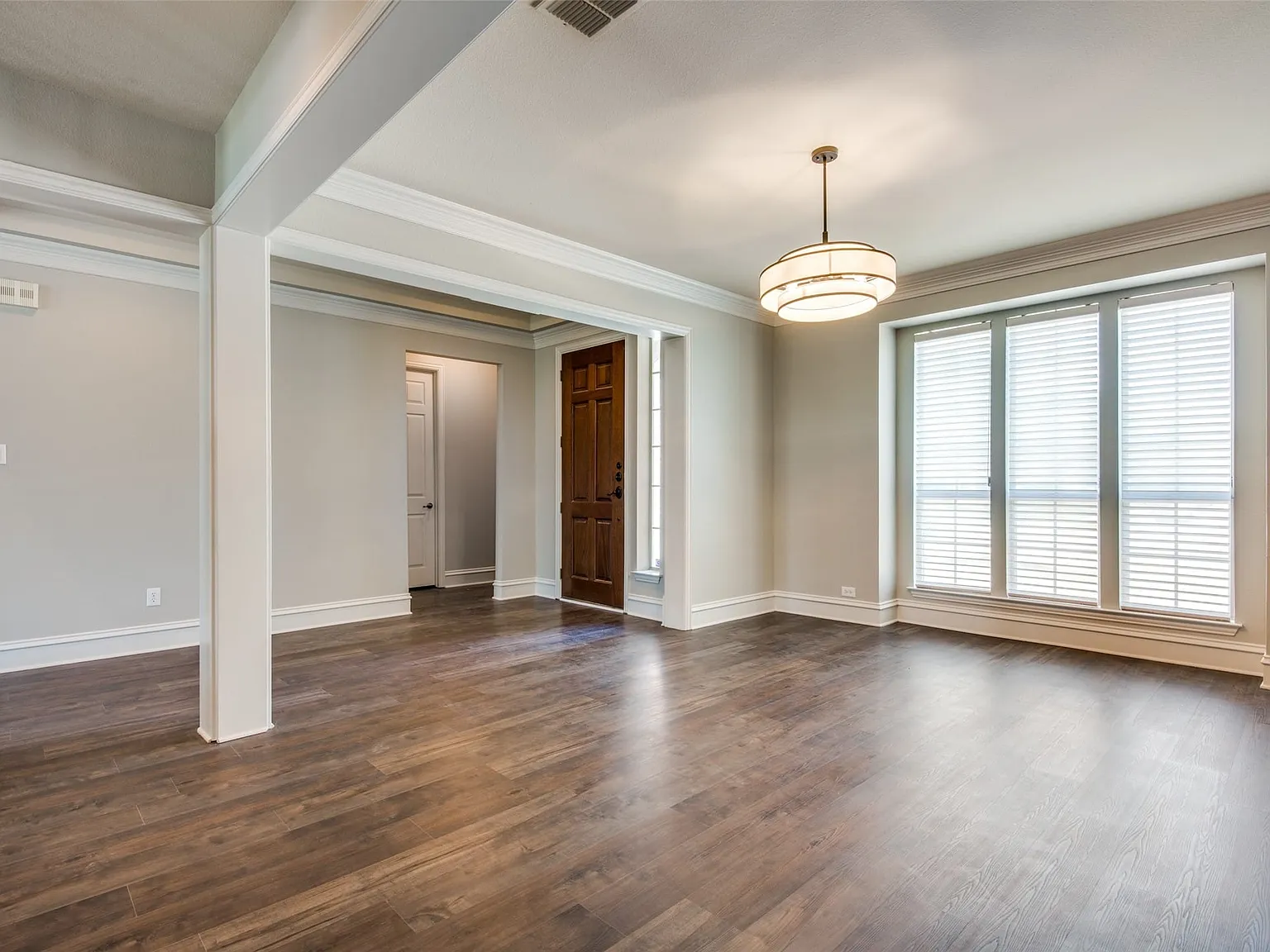 5 bed, 4.0 bath, 3678 sqft, $4,200 — Photo 3