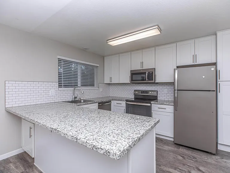 54 Quay Ct — Photo 105
