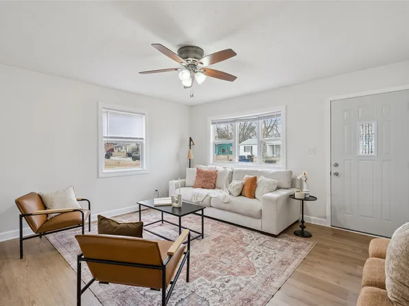 4016 E Seneca Ave, Des Moines, IA 50317