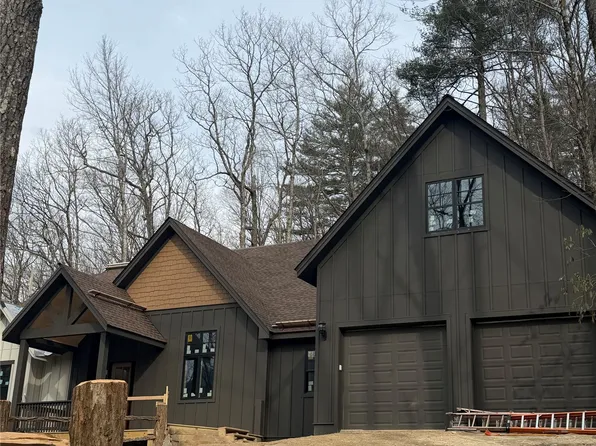 143 E Rochester, Cashiers, NC 28717