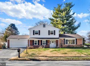 209 Lamp Post Ln, Camp Hill, PA 17011