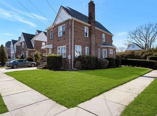 617 Marcellus Rd, Williston Park, NY 11596