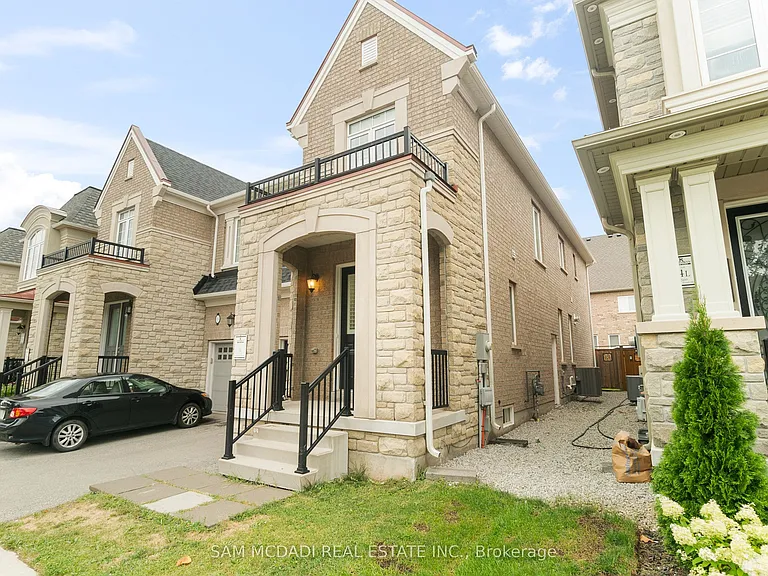 573 Settlers Rd W — Photo 1