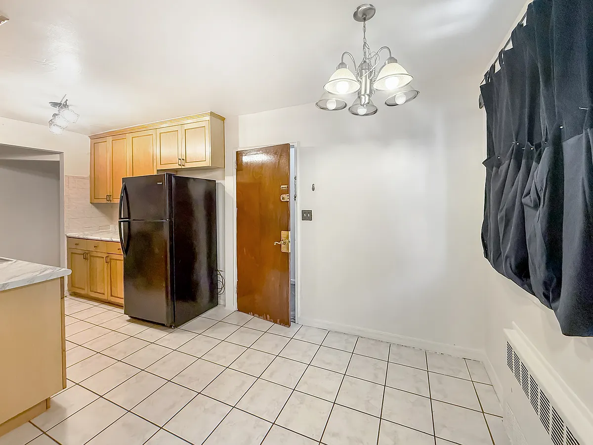 Building Photo - 1043 E 57th St #1
