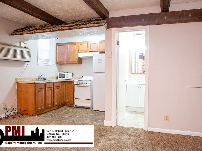 1329 F St — Photo 5