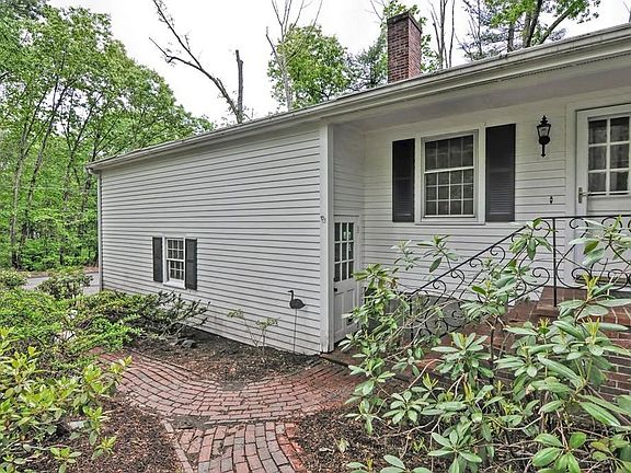 2nd image of 22 Noon Hill Ave