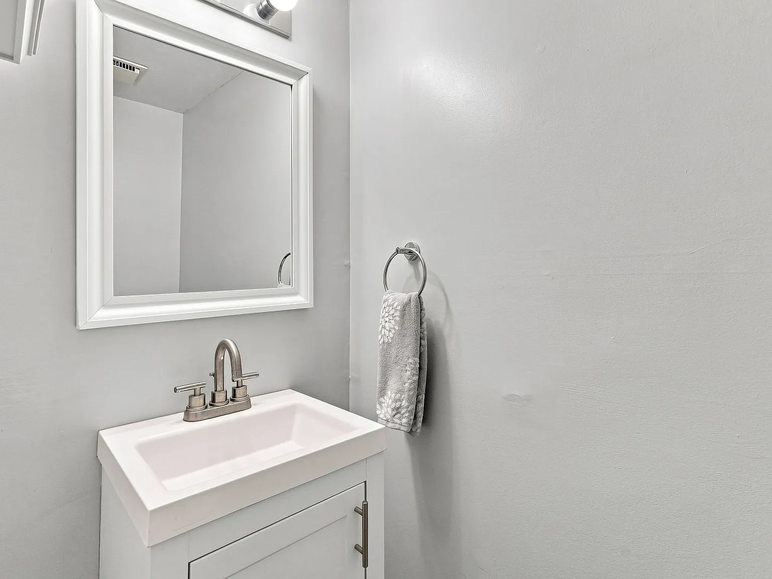 3 bed, 1360 sqft, $2,600 — Photo 4