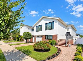 16207 85th St, Howard Beach, NY 11414