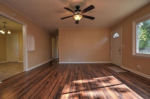 4th image of 119 Woodlyn St