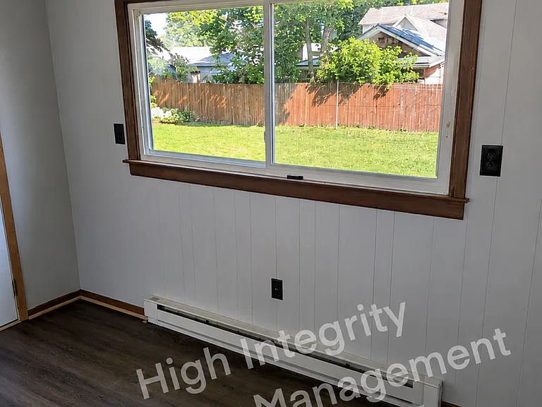 917 Davis St — Photo 10