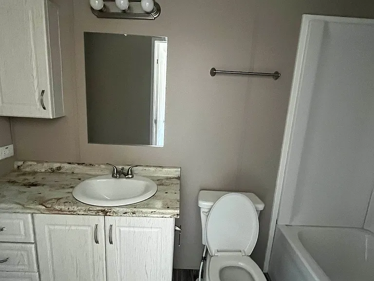 4144 Thomas St — Photo 14