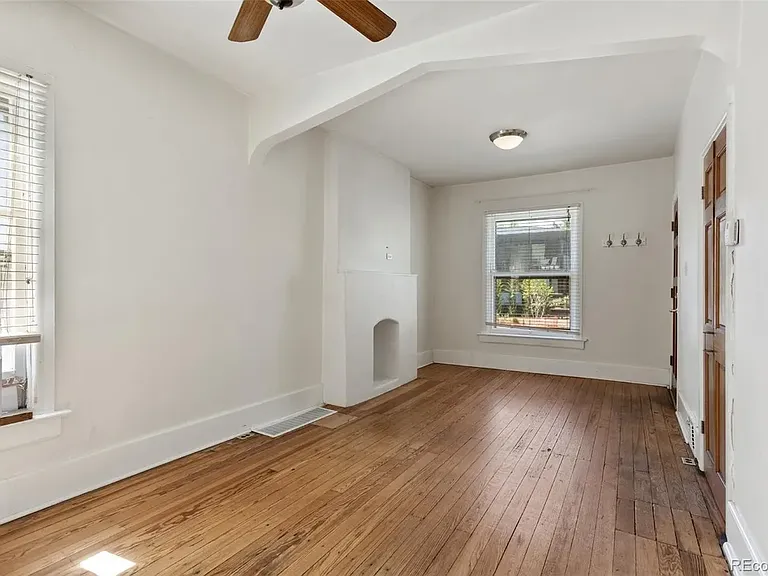 914 E Iowa Ave — Photo 13