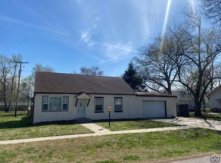 305 W Pottawatomie St, Silver Lake, KS 66539