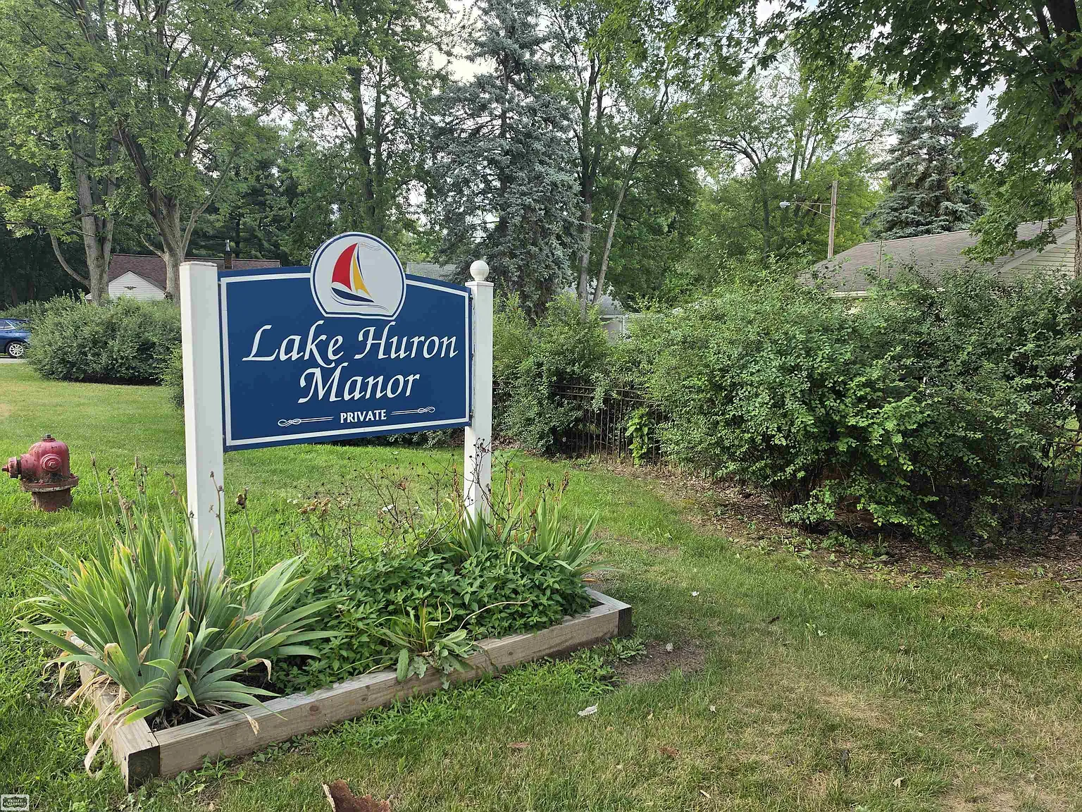 2 bed, 1.0 bath, 808 sqft, $1,500 — Photo 2