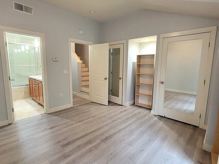 288 Kentdale Pl — Photo 17