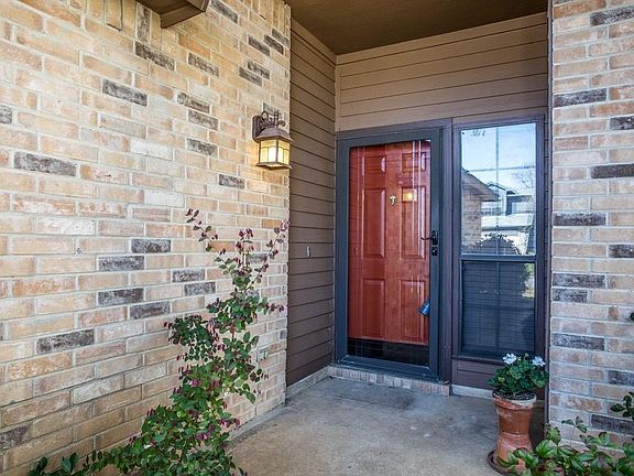 4th image of 2525 Forest Creek Dr